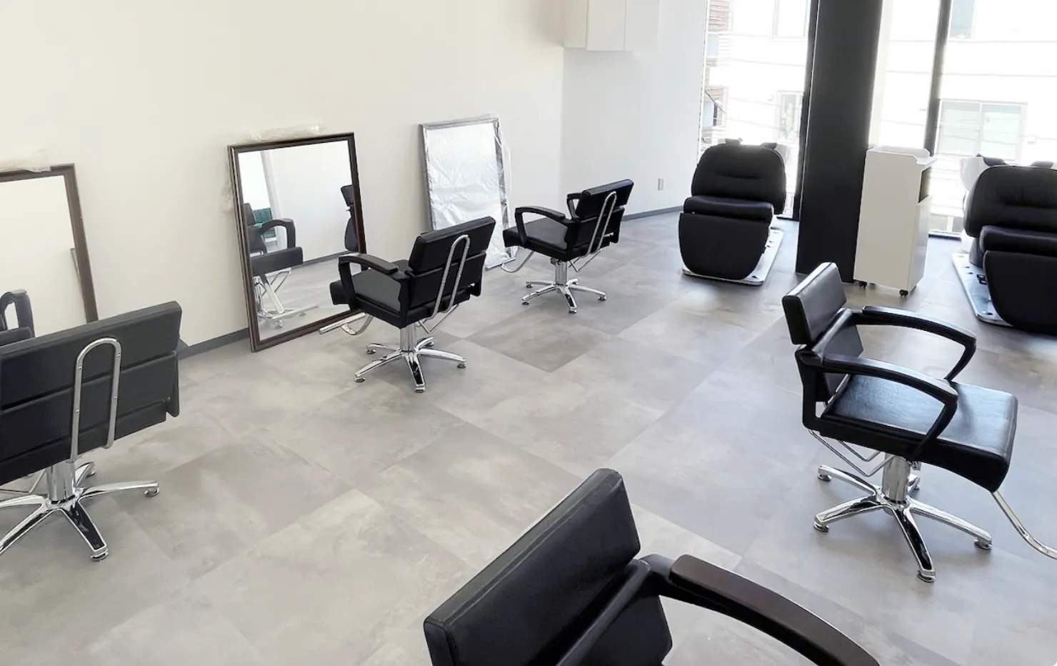 THE SALONS 吉祥寺店